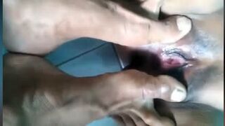 ခြေထောက်နဲ့တောင်ဖြဲကြည့်လိုက်သေး
