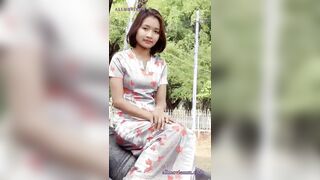 ဘယ်လိုတောင်လား@
