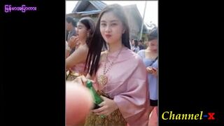 ချစ်စရာကောင်းတဲ့ စောက်ဖုတ်အမိုက်စားလေးကိုဆွဲ