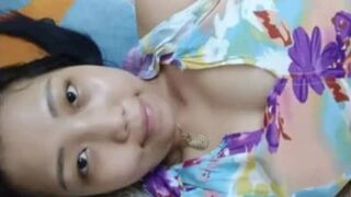 စောက်ရည်ထွက်ပြီး ပြီးအောင်ပွတ်ပြတဲ့ အထန်မမ