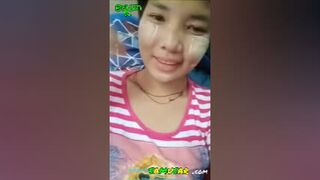 သနပ်ခါးလေးနဲ့ အဖုတ်က စောက်မွှေးမပေါက်သေးဘူး