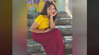 တပေါက်ပြတဲ့အငုံးလေးနောက်တယောက်