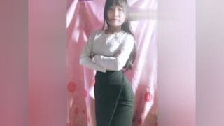 မြန်မာကျောင်းသူလေးဖလန်းဖလန်းထ