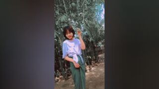 မြန်မာကျောင်းသူလေး စောက်ရည်ပါထွွက်