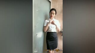 ပိပိသေးသေးလေးရေချိုး စွန်းလန်း