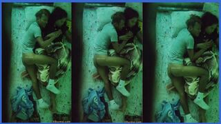 ကုတင်ပေါ်ဆိုအသံထွက်လို့ အောက်ဆင်းဆော်