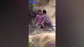 လမ်းဘေမှာစားချောင်းရိုက်လေး