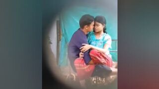 နှိုက်မယ် ထမယ် ထိုင်မယ် လူကြည့်မယ်လစ်ရင်ဆက်နှိုက်မယ်