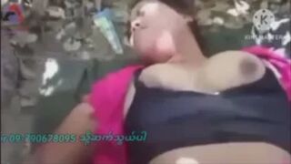 အကိတ်ကြီးကို တောထဲခေါ်စား
