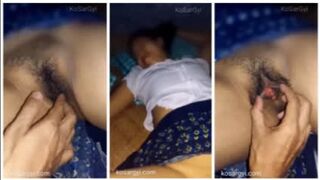 တစ်ရေးနိုး မိန်းမဖုတ်ဖုတ်ထကြည့်