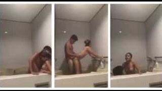 ရေစိမ်ရင်း​မြင်းစီးလှေထိုးမတ်တပ်ကုန်း လိုးကျတဲ့အတွဲ